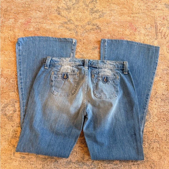 Lucky Brand NWOT Distressed Flare Jeans with Pocket and Button Detail - Picture 3 of 6